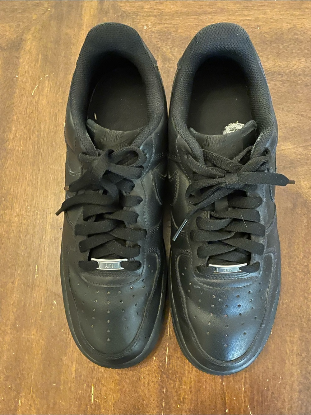 Nike Men’s Black Leather Low-Top Sneakers